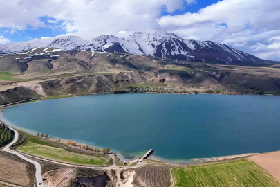 Bitlis'te İlkbahar Şöleni: Süphan Dağı ve Aygır Gölü Büyülüyor