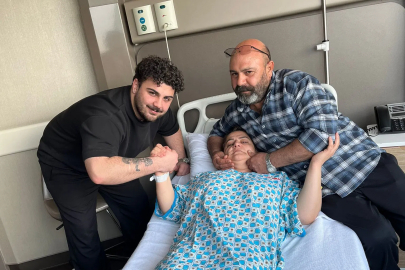 Ankara'da Mucize Kurtuluş: Kesilecek Denilen Bacaktan 1,5 Kiloluk Tümör Çıkarıldı