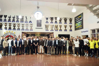 Fenerbahçe'de Duygusal Veda: Başkan Saran Takımla Buluştu