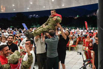 Bursa'da Kınalı Kuzuların Gurur Gecesi: Temsili Askerlik Heyecanı