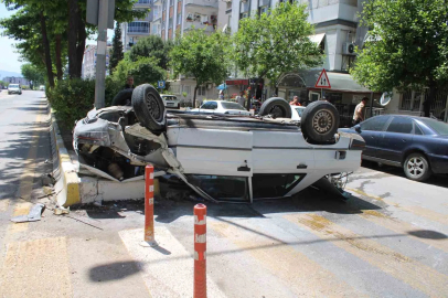 Takla atan otomobil yandı, vatandaşlar sürücüyü son anda kurtardı

