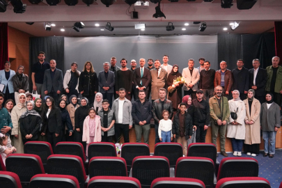 Safahat’tan Sahneye Vicdan Çağrısı: "Firavunla Yüz Yüze" Bayburt'ta