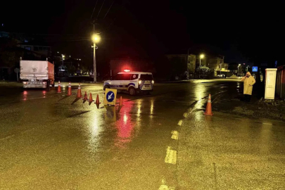 Turhal’da taşkın riskine karşı bazı cadde ve sokaklar araç trafiğine kapatıldı
