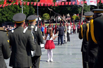 Antalya’da 19 Mayıs coşkusu çelenk töreniyle başladı
