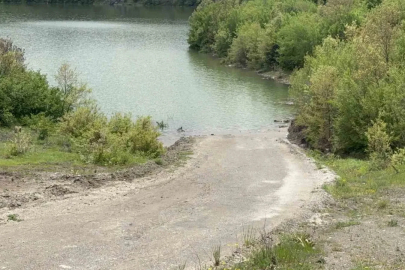 Kuraklığı fırsata çevirmişlerdi: Baraj doldu, yol sular altında kaldı
