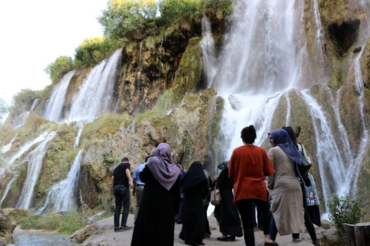 Kar suları Girlevik Şelalesi’ni coşturdu