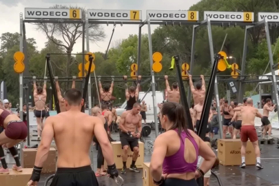 Alsancak Fitness Festivali’nde sporseverleri sağanak yağış durduramadı

