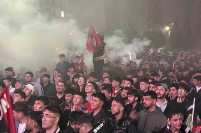 Çorum’da binlerce vatandaştan Süper Lig sevinci
