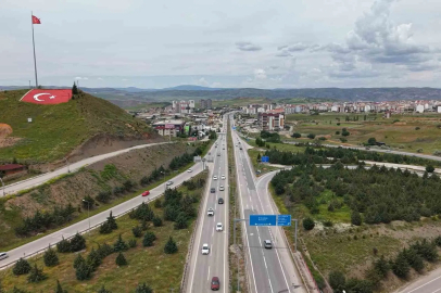 43 ilin bağlantı noktasında yolların son durumu havadan görüntülendi
