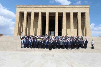 Aziz Yıldırım, Anıtkabir’i ziyaret etti
