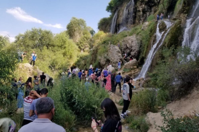 Girlevik Şelalesi bayramda ziyaretçi akınına uğradı