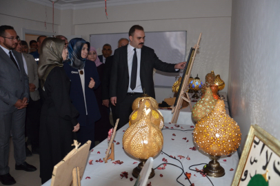 Tercan’da Hayat Boyu Öğrenme Haftası Sergisi açıldı