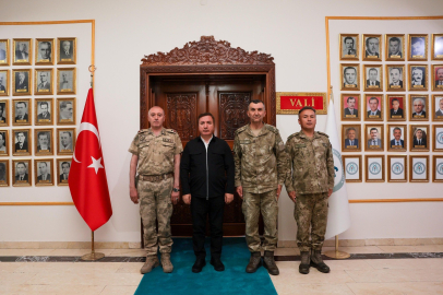 Vali Aydoğdu, komutanları makamında ağırladı