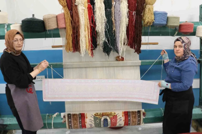 Sivas’tan TBMM’ye taşınmıştı, 103 yıllık tarihi miras, ilmek ilmek dokunarak tekrar hayat buluyor
