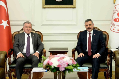 İçişleri Bakanı Çiftçi, Gençlik ve Spor Bakanı Bak ile görüştü
