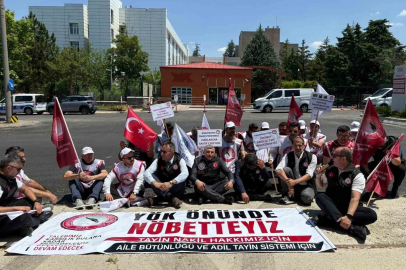 Üniversite idari personelinden YÖK önünde tayin-nakil çağrısı
