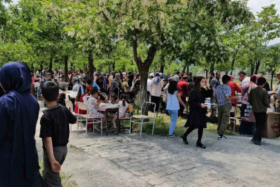 Hasköy’de Gazze yararına hayır çarşısı kuruldu
