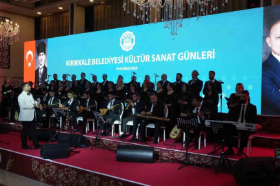 Koro ilk kez sahne aldı, profesyonelleri aratmadı: Anadolu’nun sevilen türküleri seslendirildi

