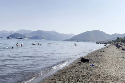 Marmaris’te sıcak havayla birlikte sahiller hareketlendi
