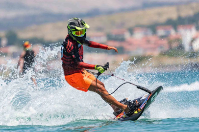 Dünya Motosurf Şampiyonası’nda heyecan başladı
