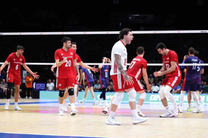 A Milli Erkek Voleybol Takımı, Fransa’yı 3-0 mağlup etti
