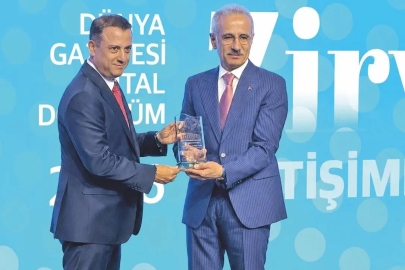 Bakan Uraloğlu Dönüşüm Zirvesi’nde açıkladı: "5G abone sayısı İki buçuk ayda 40 milyonu aştı"
