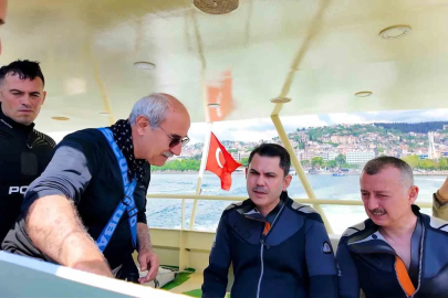 Bakan Kurum, dip çamuru temizliği yapılan İzmit Körfezi’ne daldı
