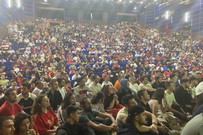 Milli maç heyecanı Ankara’da dev ekranda yaşandı
