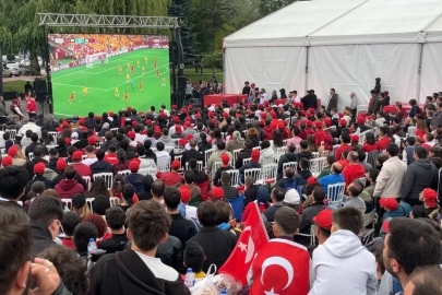 Bolu’da ’Dünya Kupası’ coşkusu sokağa taştı: Anıtpark’ta tarihi heyecan
