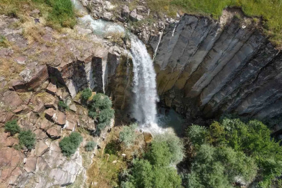 Elazığ’da saklı doğa harikası: Nişankaya Şelalesi ve doğal kanyon
