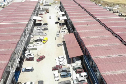 Yazın toz, kışın çamur çilesi esnafı bezdirdi: "Burayı belediyenin yapması gerekiyor"
