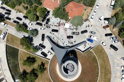 9. Cumhurbaşkanı Süleyman Demirel’in 11’inci yıl anmasına katılımın az olduğu gözlendi
