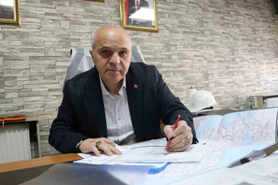 Sabah kafasında baretle inşaatta geziyor, akşam ise eldivenleri takıp ringe çıkıyor
