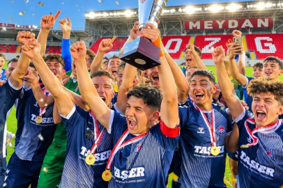 Bursa Orhangazi Futbol Kulübü, U18 Türkiye Şampiyonu oldu
