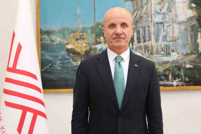 YÖK Başkanı Özvar: "Türkiye’nin yarınlarını inşa edecek siz gençlerimize güveniyoruz"
