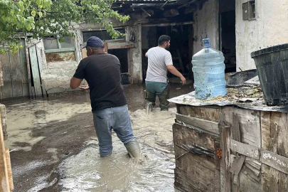 Burdur’da sağanak sonrası bazı evleri su bastı

