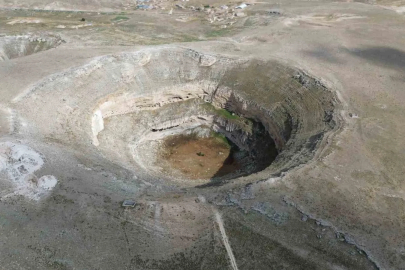 Konya’da kuraklığın simgelerinden Çıralı Obruk Gölü son yağışlara rağmen su tutmadı
