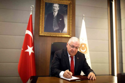 Bakan Güler: "Babalar; karşılıksız sevgileriyle çocuklarının sığındığı güvenli bir limandır"
