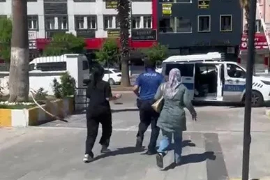 Kimliğini unutan öğrenciye polis yardım etti
