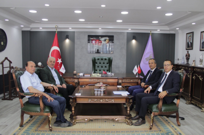 Defterdar Özdemir, esnaf temsilcileriyle bir araya geldi