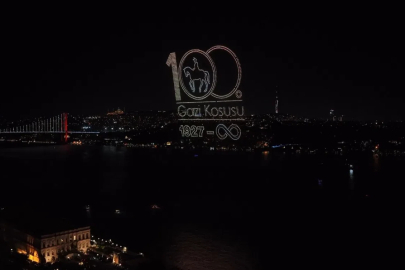100. Gazi Koşusu Resepsiyonunda gökyüzünde görsel şölen
