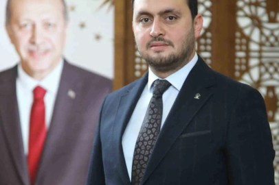 Başkan Selmanoğlu: "Gençlerin önünü açan siyasi hareketiz"
