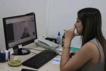 Hastaneye gidemeyen hastaların evine doktor gidiyor
