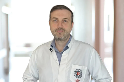 ‘Yaz tatili göz lazer operasyonu için engel değil’