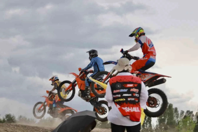 Türkiye sınırları içindeki en yüksek rakımlı enduro yarışı Ağrı’da start aldı
