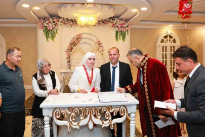 Kahramanmaraş’ta sevgi engel tanımadı: Görme engelli iki öğretmen dünyaevine girdi
