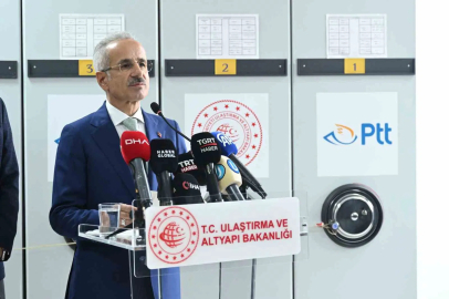 Bakan Uraloğlu: "NATO Zirvesi anısına hazırlanan anma pulu ve ilkgün zarfını tedavüle sunduk"
