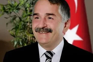 Arifiye Belediye Başkanı İsmail Karakullukçu, kalp krizi şüphesiyle hastaneye başvurdu
