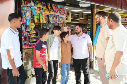 Elazığ’da suyun parasını boş kovaya bırakıp kameraya el sallayan çocuklar o anları anlattı
