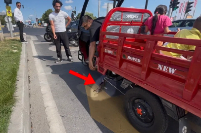 Mopede dadanan yavru kedi ezilmekten son anda kurtarıldı
